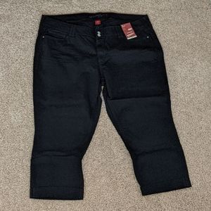 Woman's cropped jeans, junior plus arizona brand